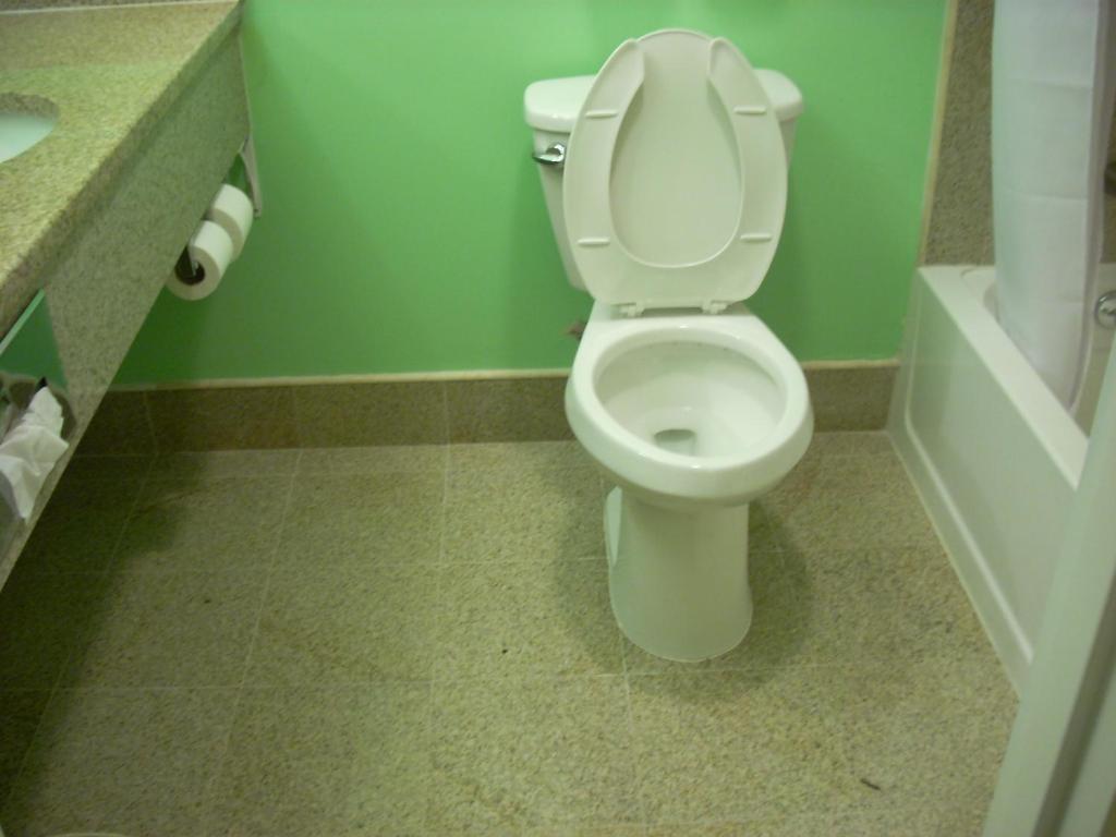 Days Inn & Suites By Wyndham Ozone Park/Jfk Airport New York Room photo