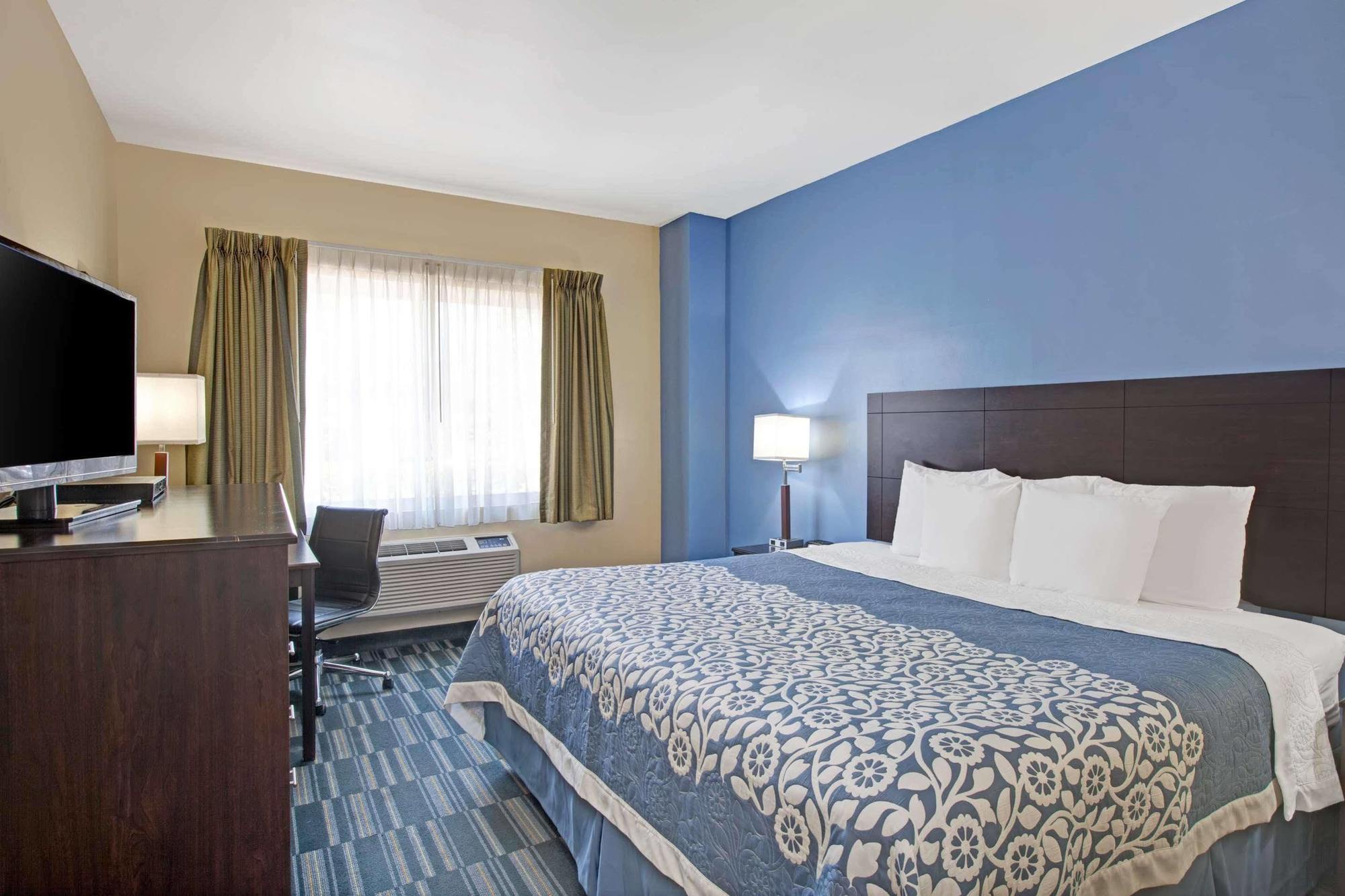 Days Inn & Suites By Wyndham Ozone Park/Jfk Airport New York Exterior photo